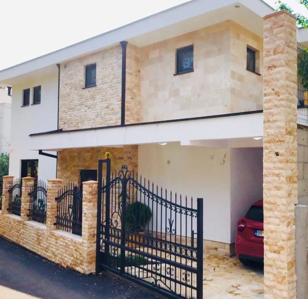 Prodaja, kuća, 160m², Dobra Voda, Bar