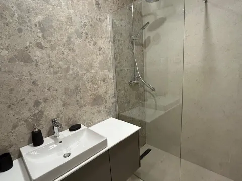 Izdavanje, trosoban stan, 108m², Central Point, Podgorica - image 9