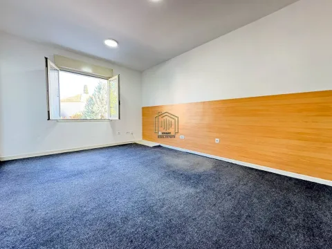 Izdavanje, poslovni prostor, 42m², Ljubović, Podgorica