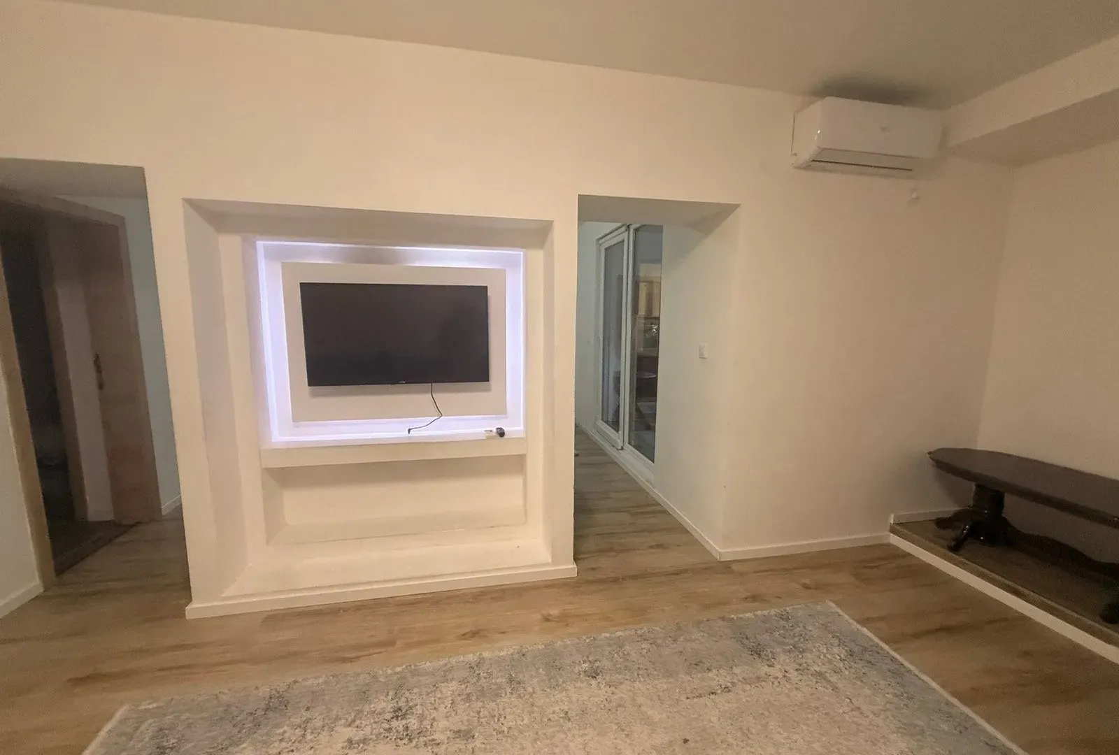 Izdavanje, dvosoban stan, 76m², Podgorica, Crna Gora