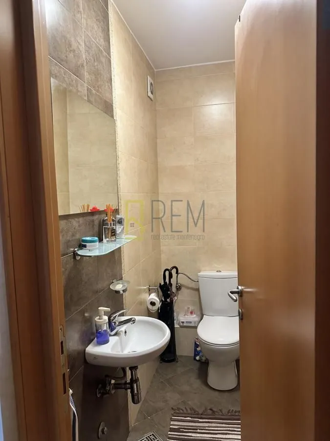 Prodaja, trosoban stan, 81m², Stari Aerodrom, Podgorica
