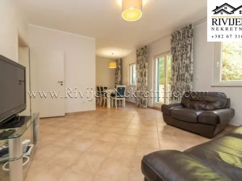 Prodaja, trosoban stan, 79m², Centar, Herceg Novi