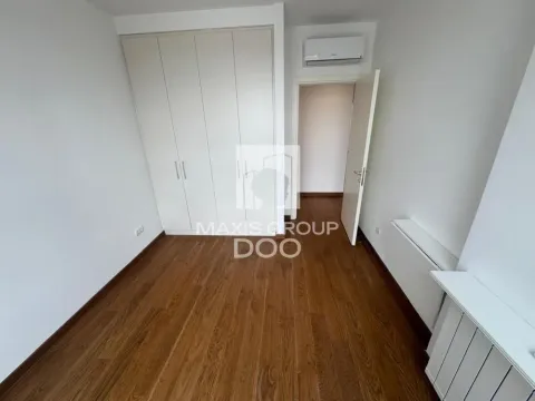 Rent, three bedroom apartment, 87m², Savski Venac, Beograd - image 11