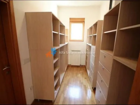 Izdavanje, kuća, 600m², Savski Venac, Beograd - image 29
