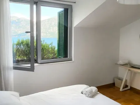 Prodaja, dvosoban stan, 94m², Morinj, Kotor - image 2