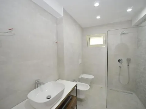 Sale, three bedroom apartment, 121m², Kotor, Crna Gora - image 4