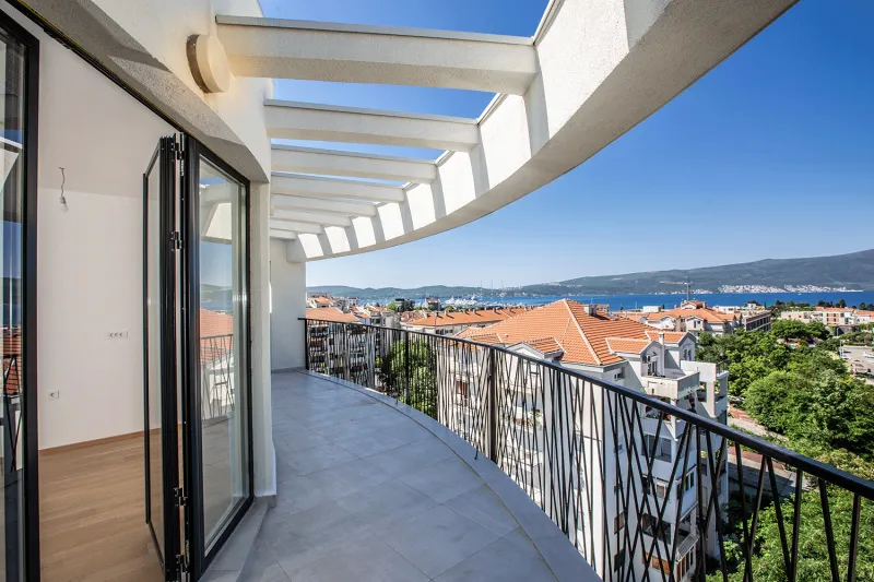 Prodaja, trosoban stan, 143m², Tivat, Crna Gora