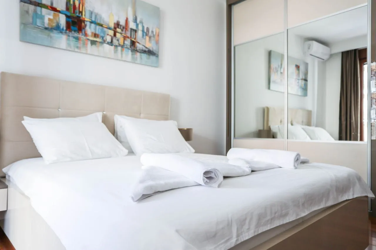 Izdavanje, jednosoban stan, 67m², Bečići, Budva