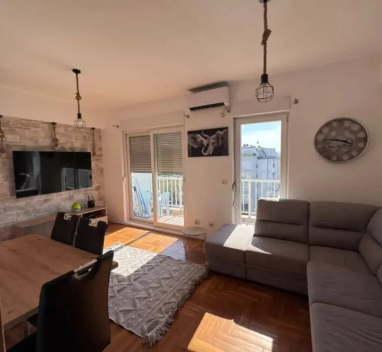 Prodaja, dvosoban stan, 76m², Ljubović, Podgorica