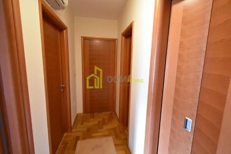 Izdavanje, trosoban stan, 117m², Preko Morače, Podgorica