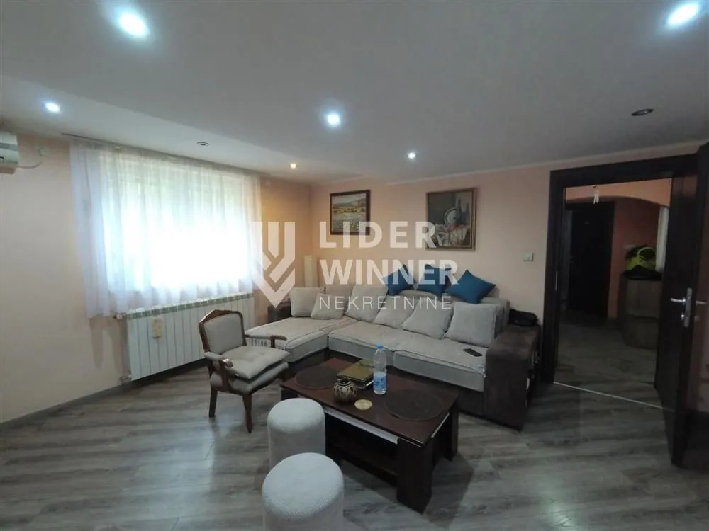 Prodaja, kuća, 214m², Zvezdarska Šuma, Zvezdara Sve Podlokacije