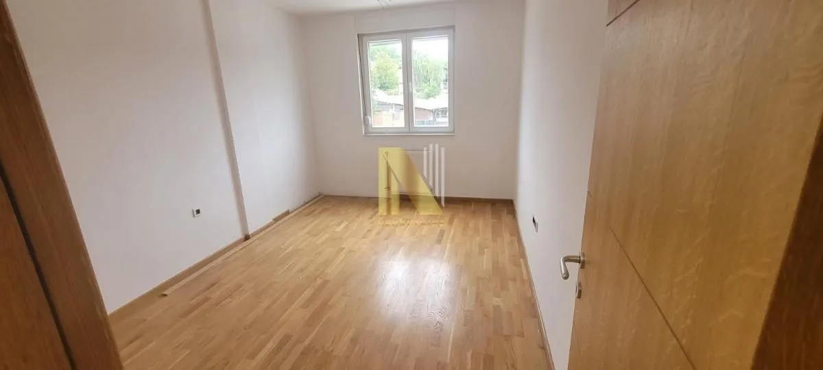 Prodaja, trosoban stan, 64m², Stari Majur, Petrovaradin