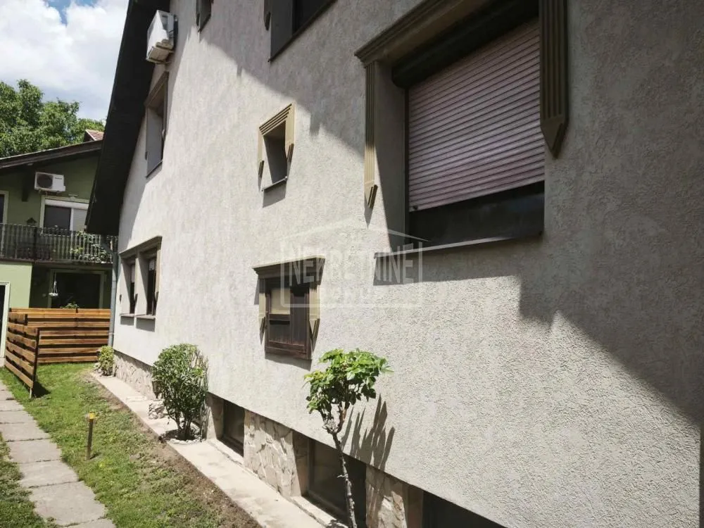 Prodaja, kuća, 190m², Novo Selo, Subotica
