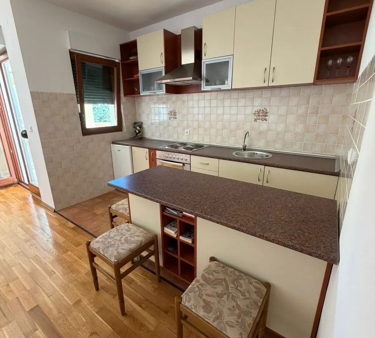 Sale, one bedroom apartment, 48m², Petrovac, Budva