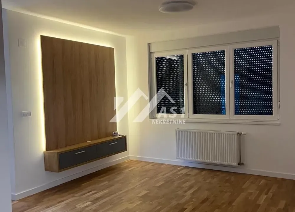 Izdavanje, trosoban stan, 56m², Klisa, Novi Sad Sve Podlokacije