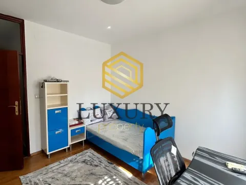 Izdavanje, trosoban stan, 120m², Pobrežje, Podgorica - image 15