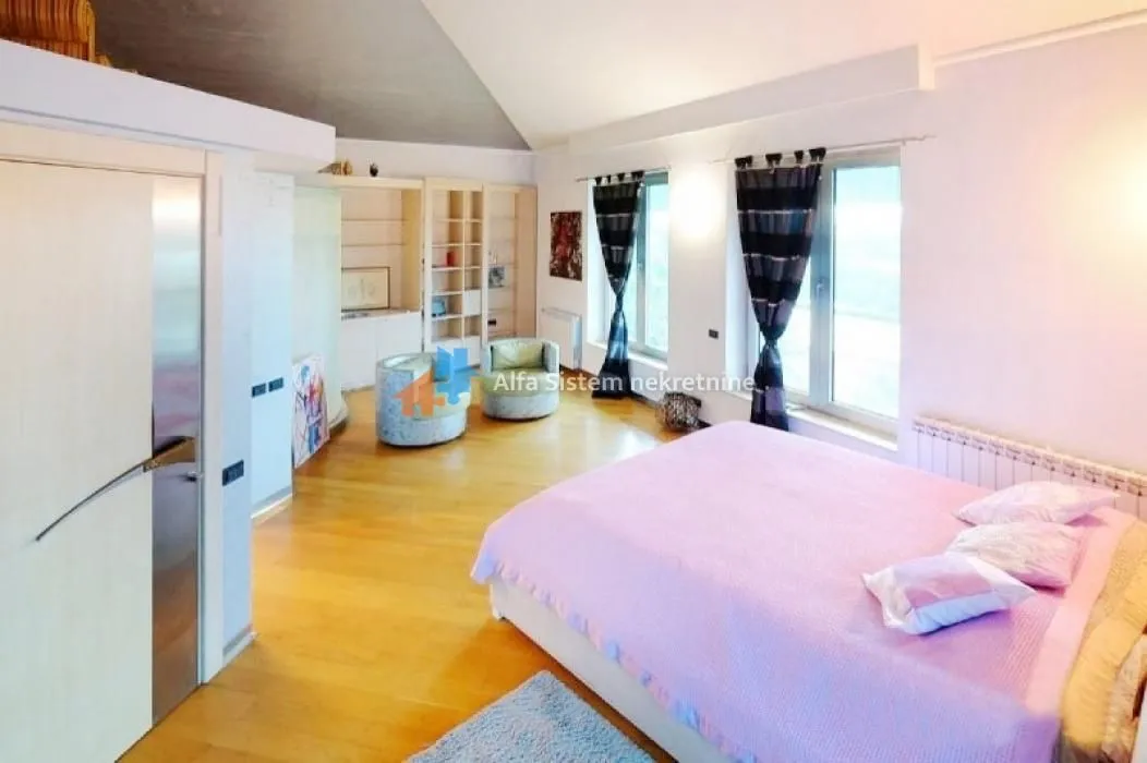 Rent, house, 365m², Uciteljsko Naselje, Zvezdara Sve Podlokacije