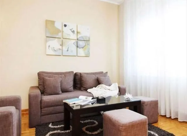 Rent, three bedroom apartment, 56m², Stari Grad, Beograd