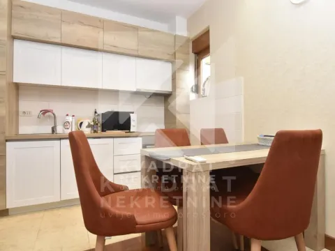Izdavanje, dvosoban stan, 64m², Centar, Podgorica - image 4