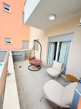 Rent, one bedroom apartment, 52m², Centar, Budva - image 4