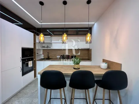 Izdavanje, dvosoban stan, 70m², Master Kvart, Podgorica - image 4