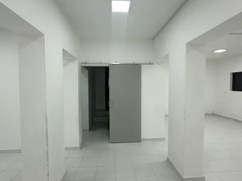 Rent, office space, 110m², Dumidran, Tivat - image 11