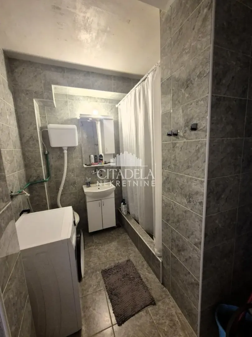 Sale, three bedroom apartment, 90m², Brace Jerković, Voždovac Sve Podlokacije