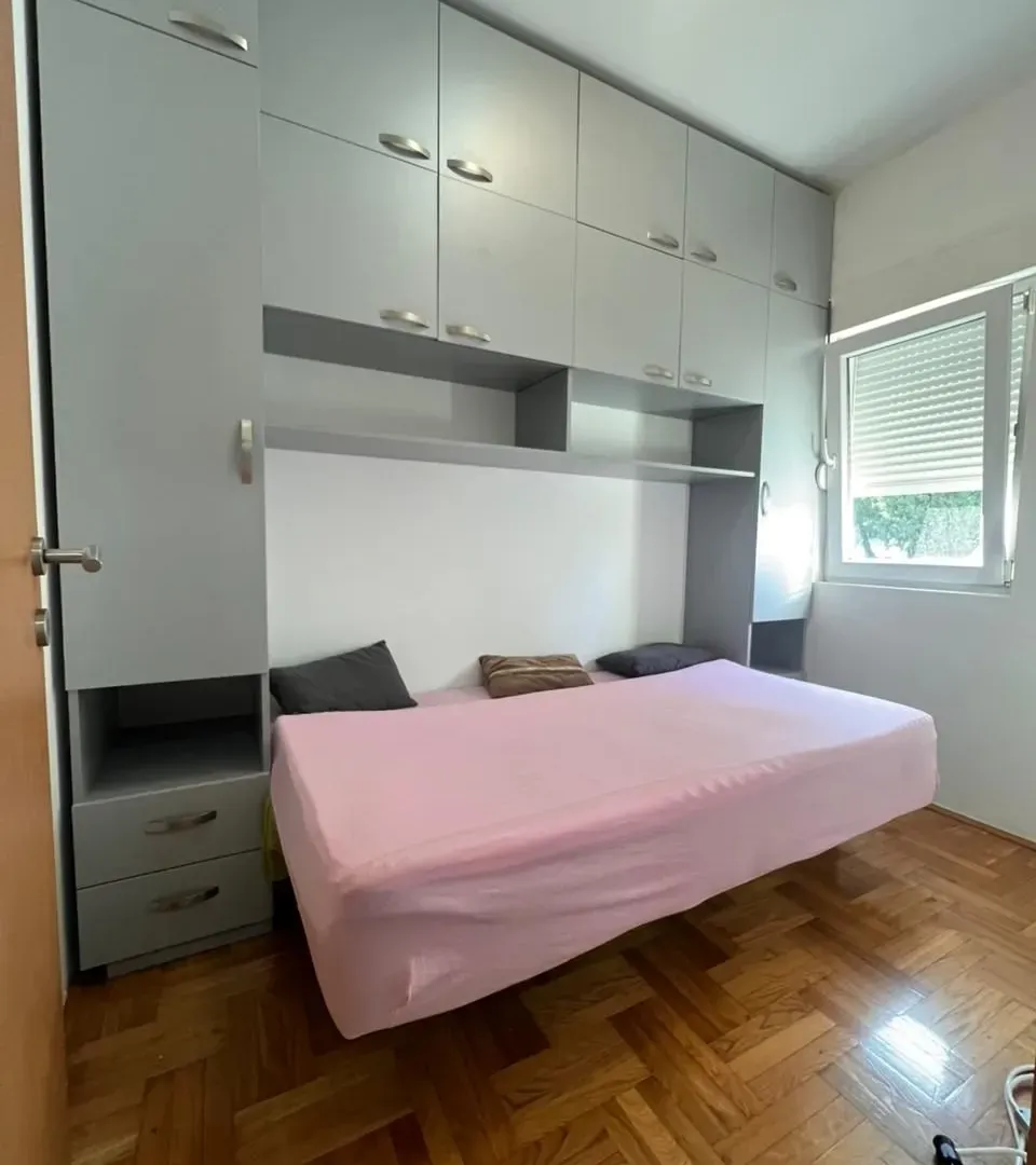Rent, one bedroom apartment, 30m², Krivi Most, Podgorica