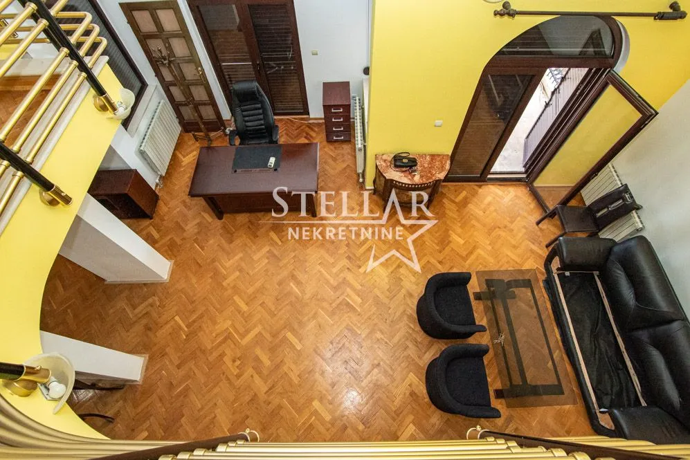 Izdavanje, kuća, 320m², Gorica C, Podgorica