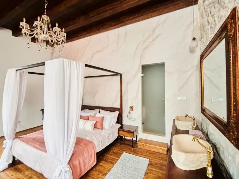 Prodaja, dvosoban stan, 129m², Dobrota, Kotor - image 19