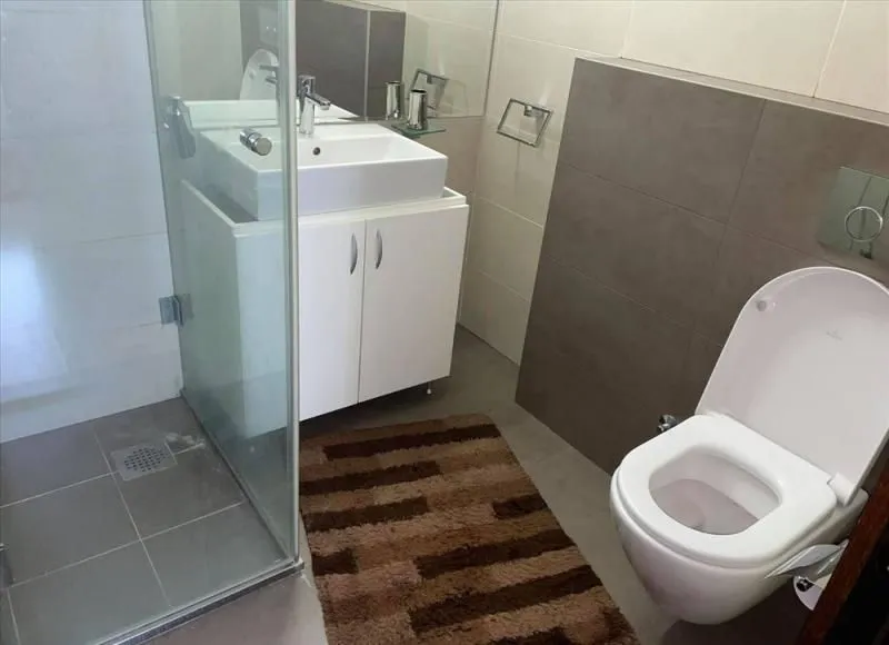 Izdavanje, trosoban stan, 110m², Čubura, Beograd