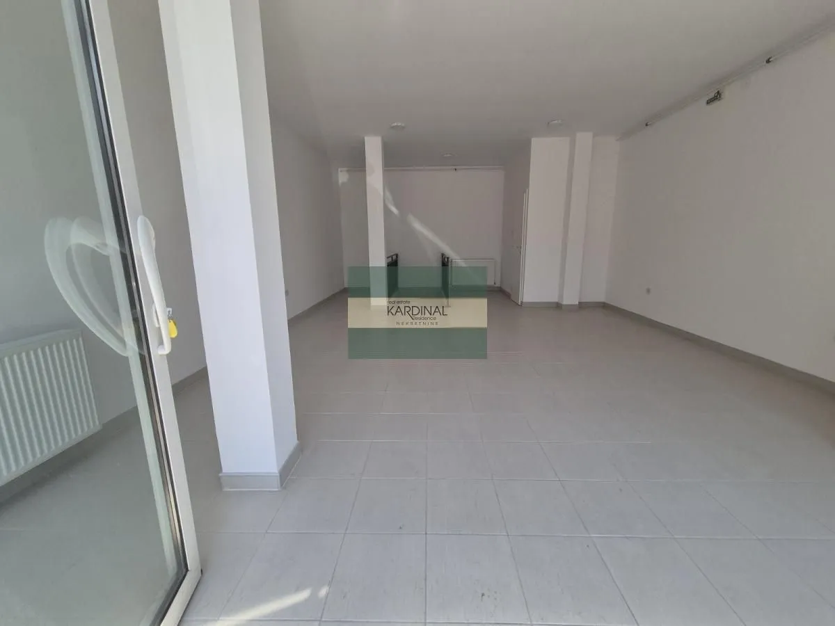 Rent, office space, 75m², Jagodina, Srbija