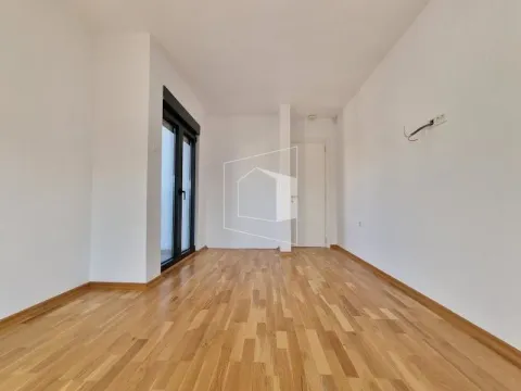 Sale, house, 400m², Tološi, Podgorica - image 17