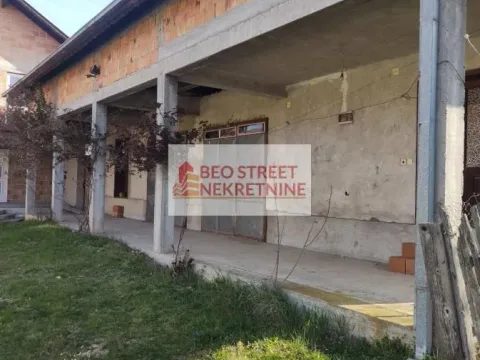 Prodaja, kuća, 188m², Petrovac na Mlavi, Srbija - image 2