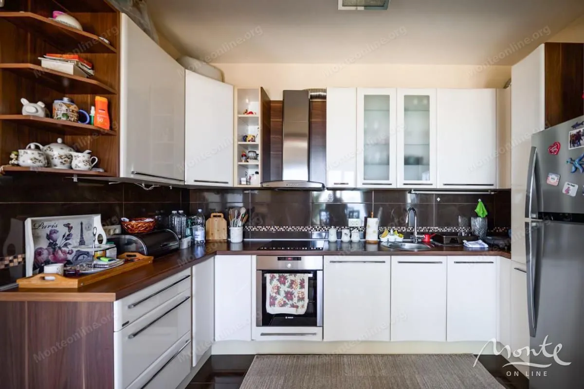 Prodaja, kuća, 252m², Šušanj, Bar