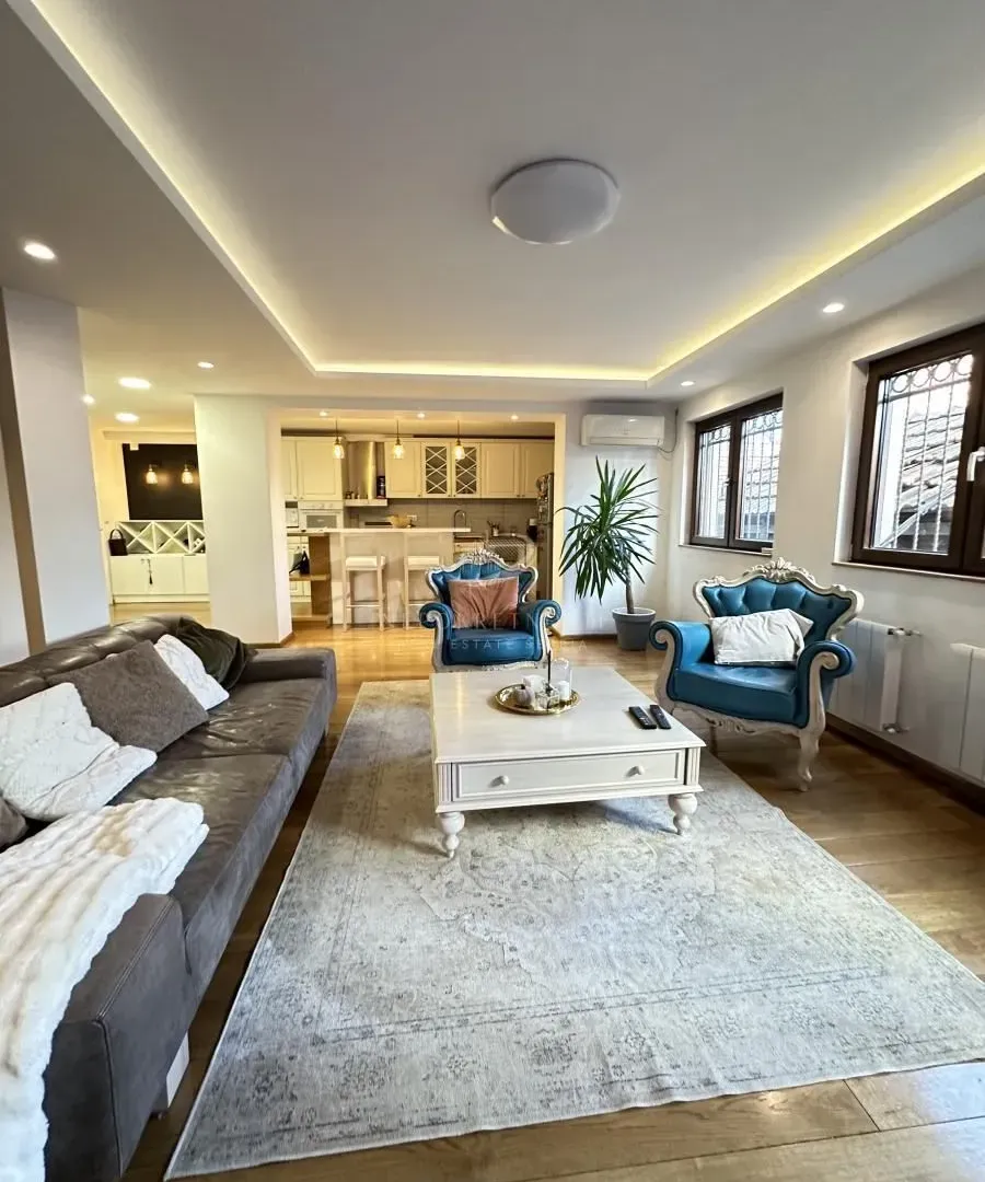 Sale, house, 300m², Lekino Brdo, Voždovac Sve Podlokacije