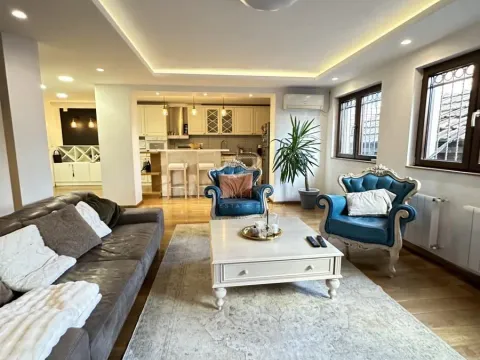 Prodaja, kuća, 300m², Lekino Brdo, Voždovac Sve Podlokacije - image 9