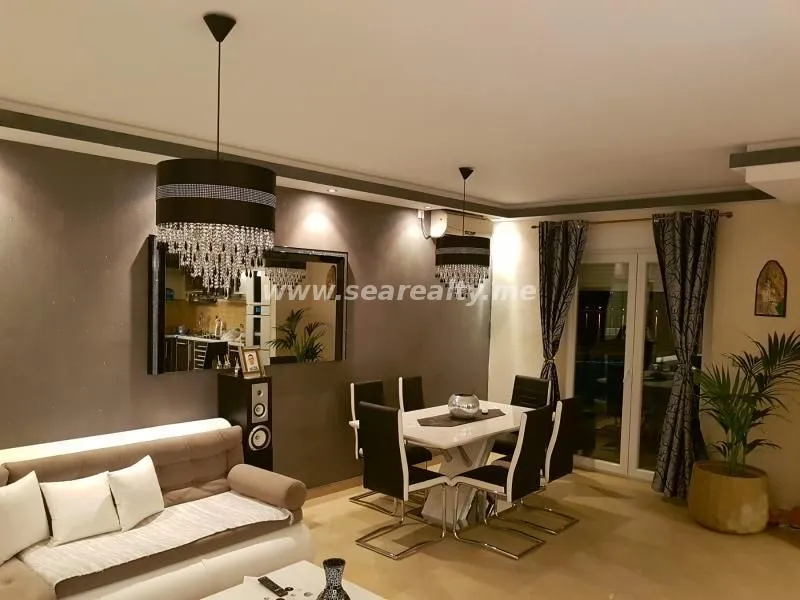 Prodaja, dvosoban stan, 71m², Kotor, Crna Gora