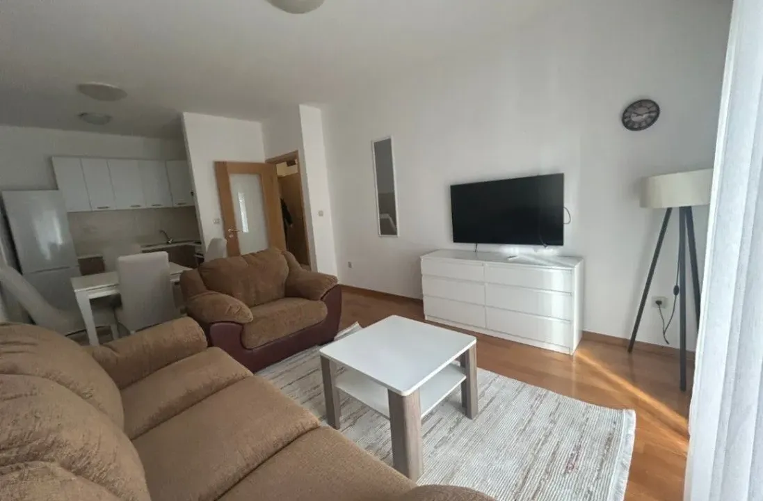 Izdavanje, jednosoban stan, 47m², Blok 6, Podgorica