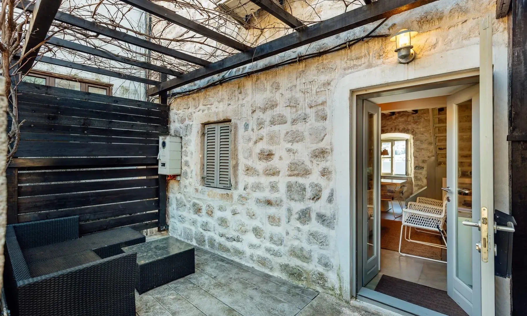 Rent, house, 90m², Muo, Kotor