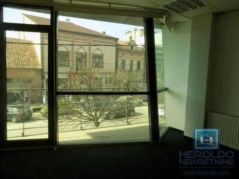 Rent, office space, 213m², Centar, Paraćin - image 16