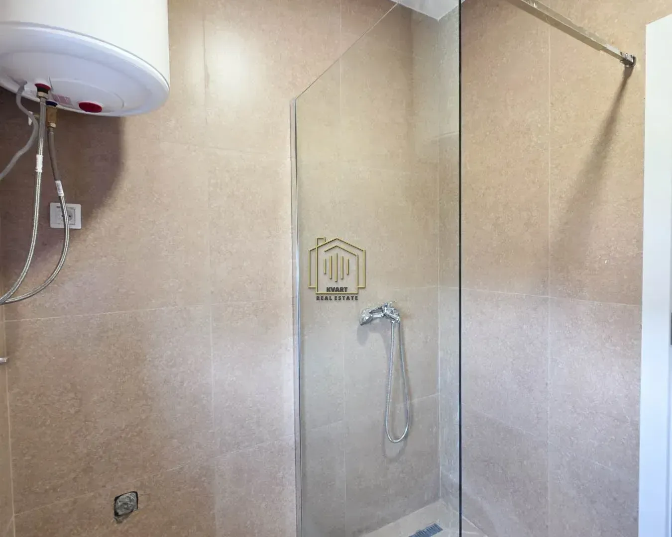 Izdavanje, jednosoban stan, 64m², Tološi, Podgorica