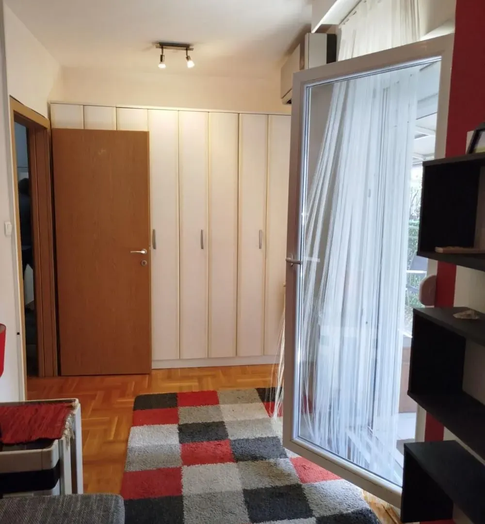 Prodaja, trosoban stan, 74m², Vojvode Vlahovica, Beograd