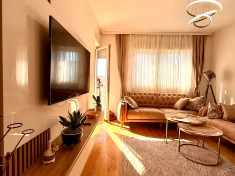 Rent, two bedroom apartment, 72m², Central Point, Podgorica - image 2