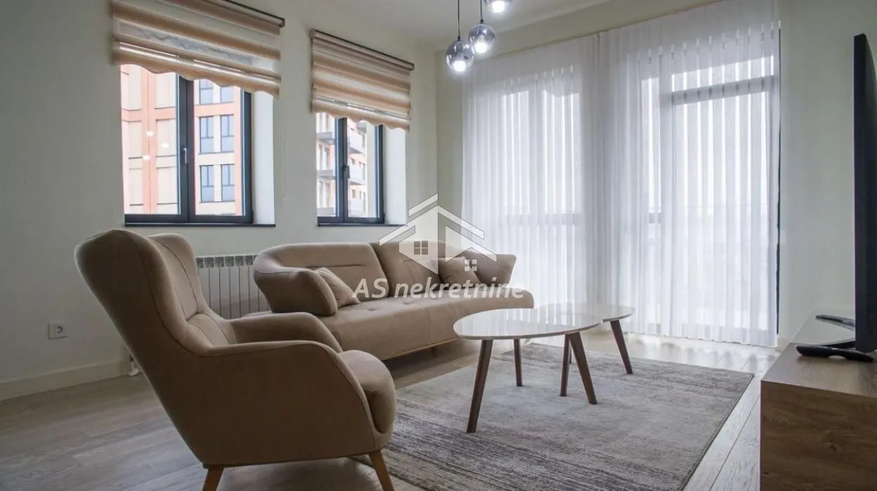 Izdavanje, četvorosoban stan, 110m², Savski Venac, Beograd