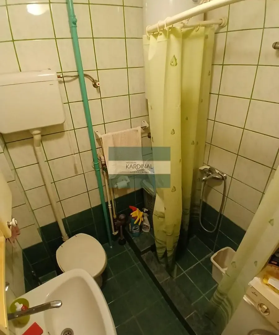 Prodaja, trosoban stan, 79m², Centar, Jagodina