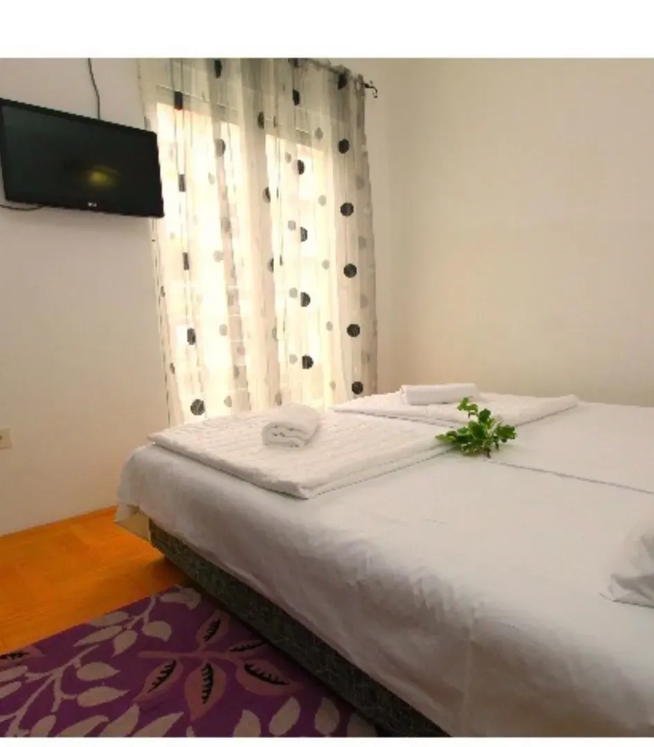 Rent, three bedroom apartment, 73m², Rozino, Budva