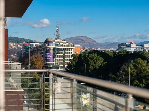 Rent, three bedroom apartment, 204m², Kod Capital Plaze, Podgorica - image 28