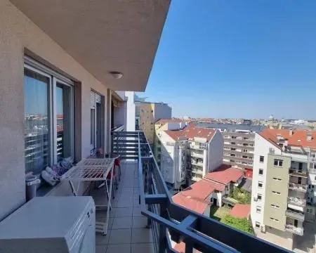 Izdavanje, četvorosoban stan, 100m², Centar, Novi Sad - image 22