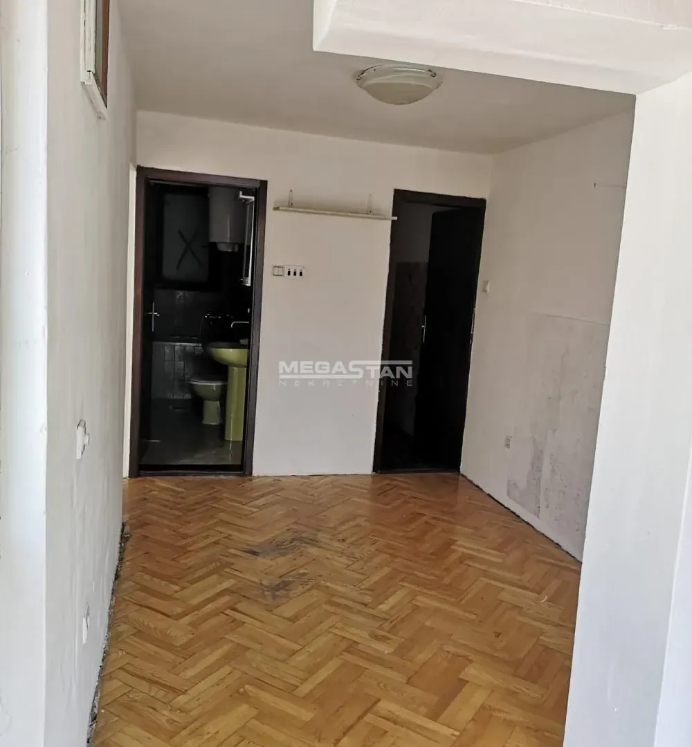 Prodaja, jednosoban stan, 37m², Slavujev Venac, Zvezdara Sve Podlokacije